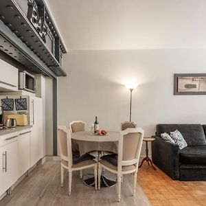 Central & Functional Apartment At Chatelet